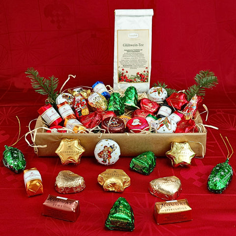 Geschenk-Idee Weihnachten: Bunter Teller mit duftenden Glühwein-Tee & edlen Winterpralinen